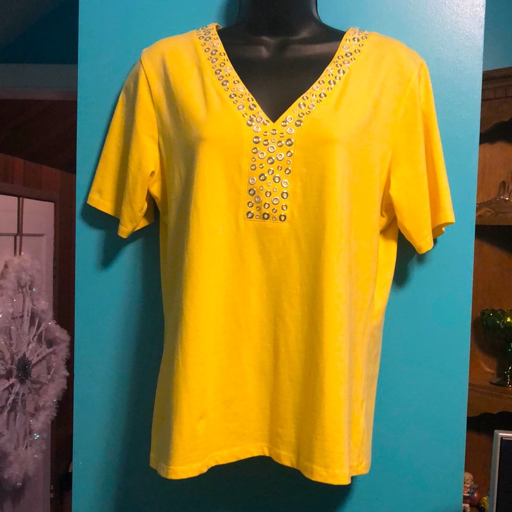 SPANNER Sport size medium ladies v-neck t-shirt